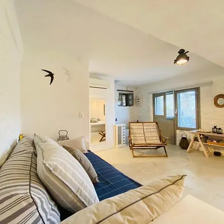 Authentic Kea Island House *